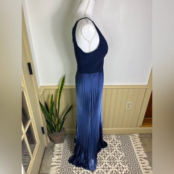 Aqua Formal NWT Pleated Shimmer Dress Long Navy Ombré 10 Maxi Gown Wedding Guest - Picture 10 of 14